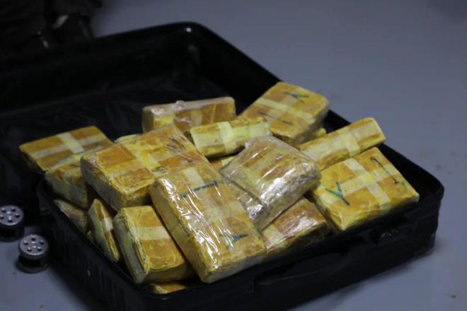 靖破获一起特大贩卖毒品案凯发k83447kg！曲(图3)